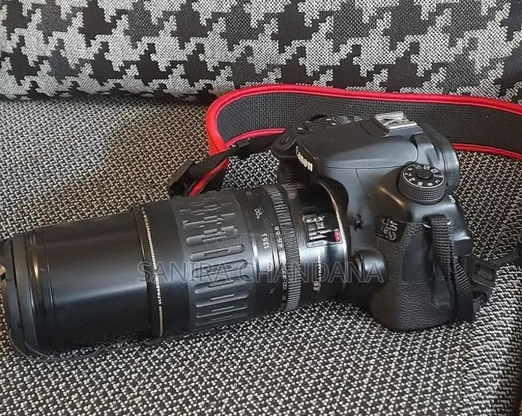 Canon D70 DSLR camera
