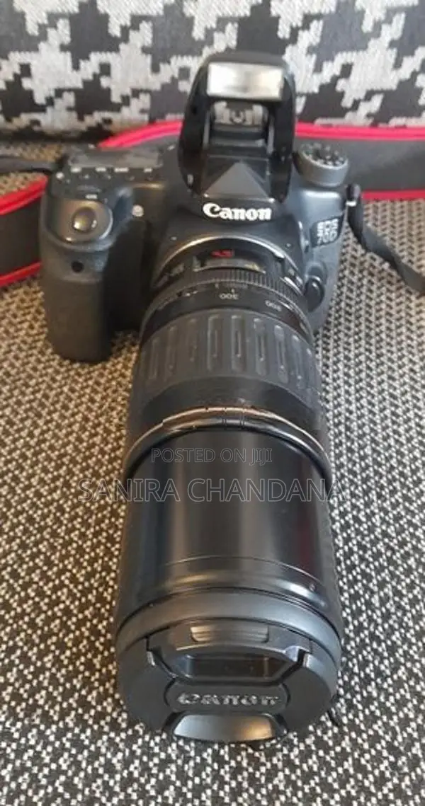 Canon D70 DSLR camera