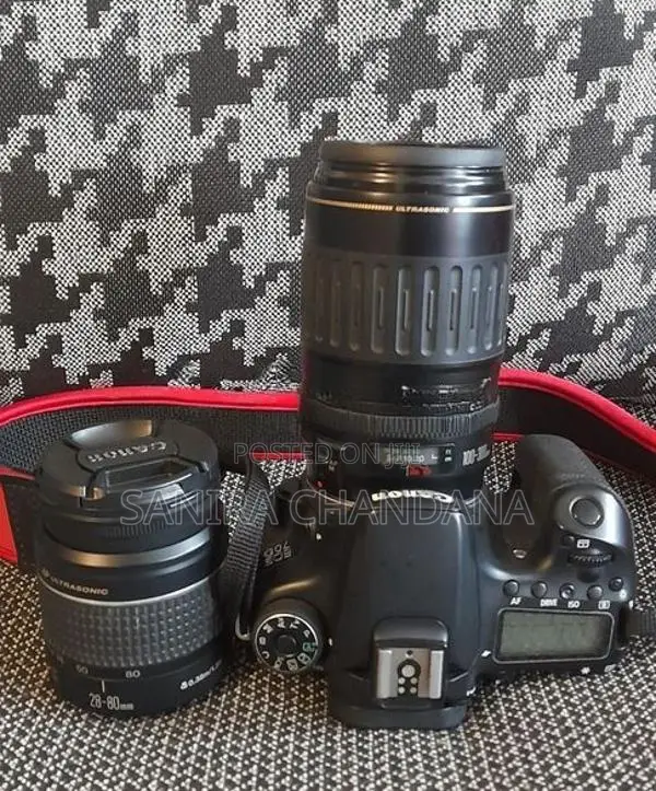 Canon D70 DSLR camera