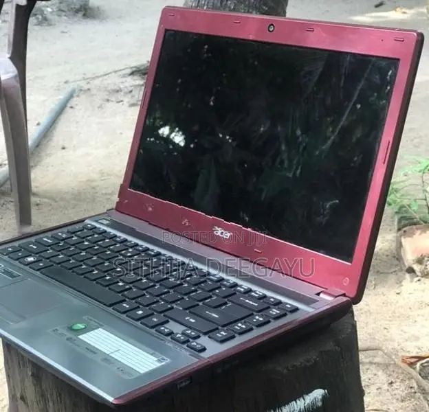 Acer Aspire 4755G (Intel Core i7 Quad-Core / 4GB RAM 2GB NVIDIA GPU )