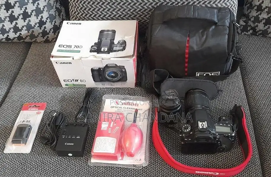 Canon D70 DSLR camera