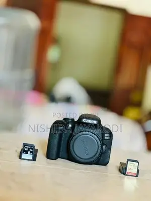 Canon EOS 800D