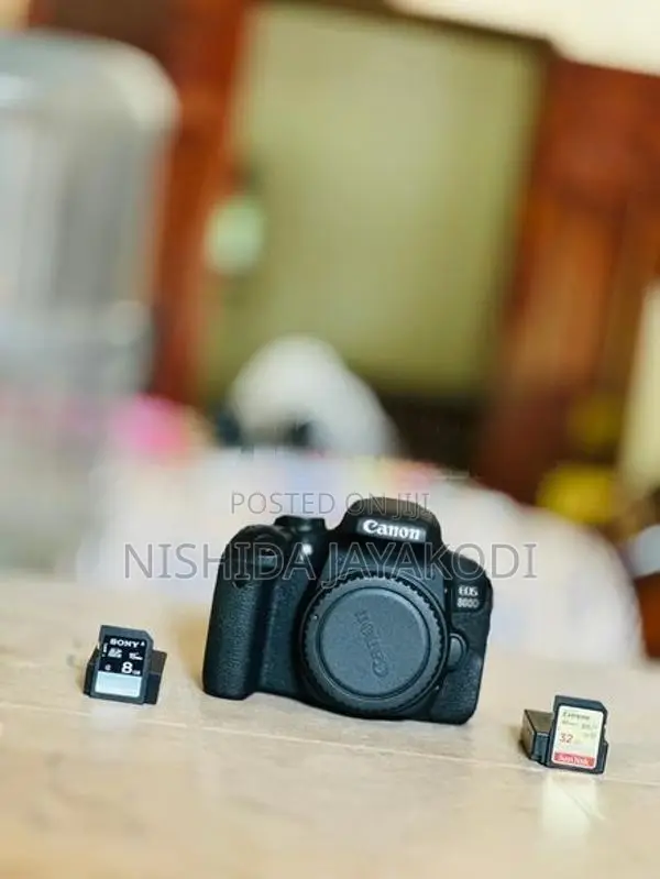 Canon EOS 800D