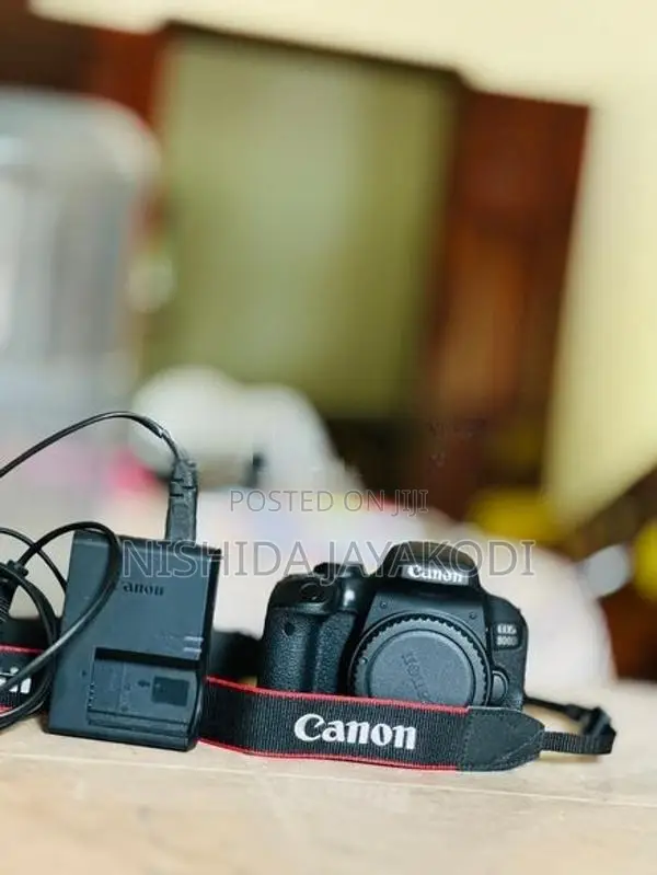 Canon EOS 800D