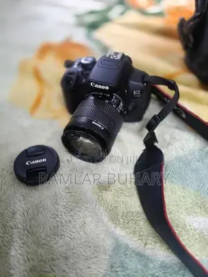 Canon EOS 700D