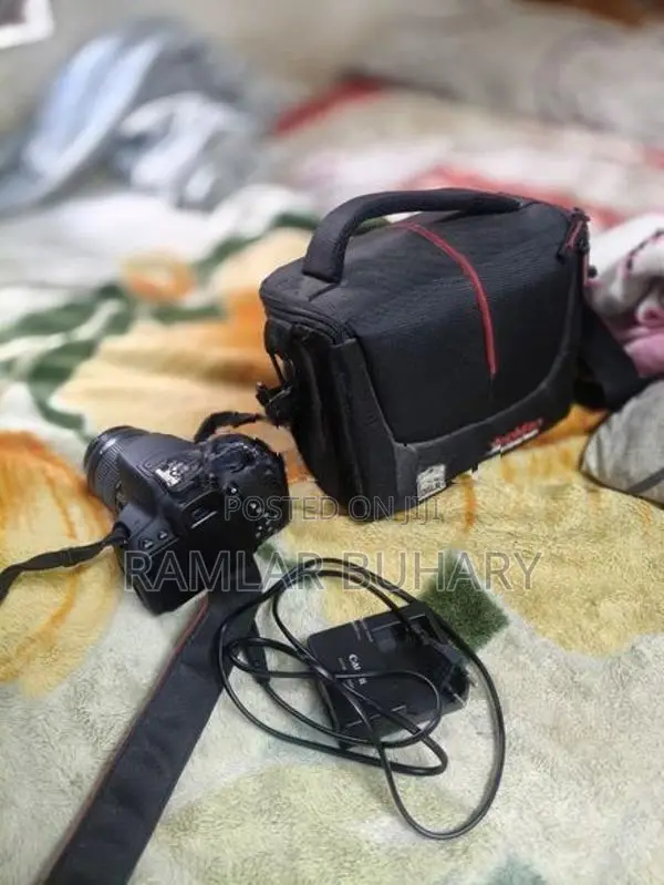 Canon EOS 700D