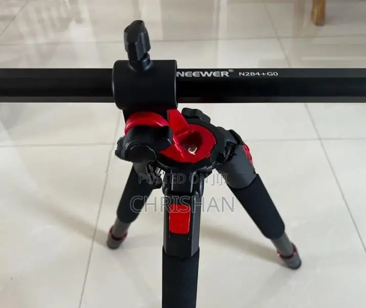 NEEWER Camera Tripod Brand New Condition