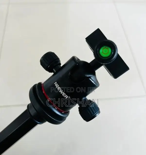 NEEWER Camera Tripod Brand New Condition
