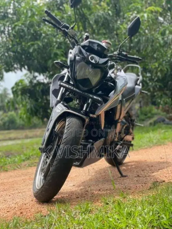 Yamaha FZ 2013 Motorbike (Used)