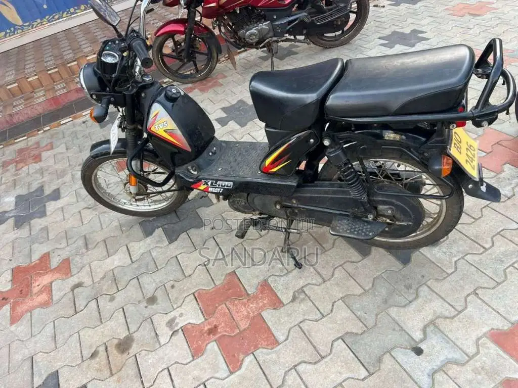 TVS XL 100 Hevu Duty 2025 Motorbike (Used)