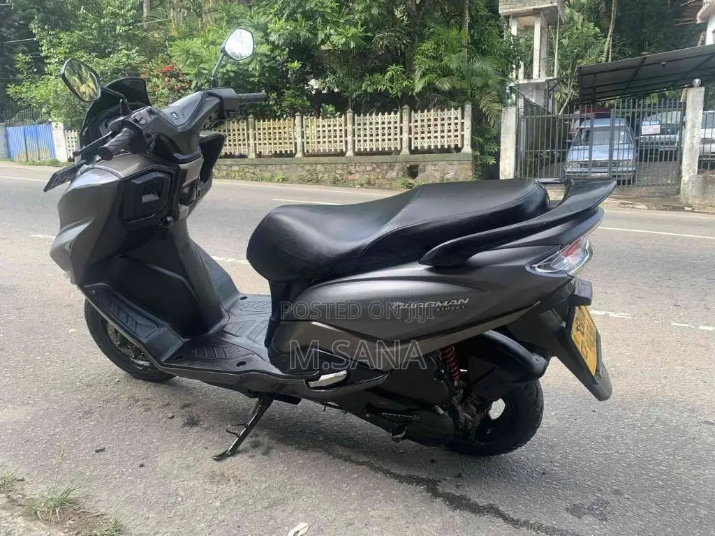 Suzuki Burgman 2019 Motorbike (Used)