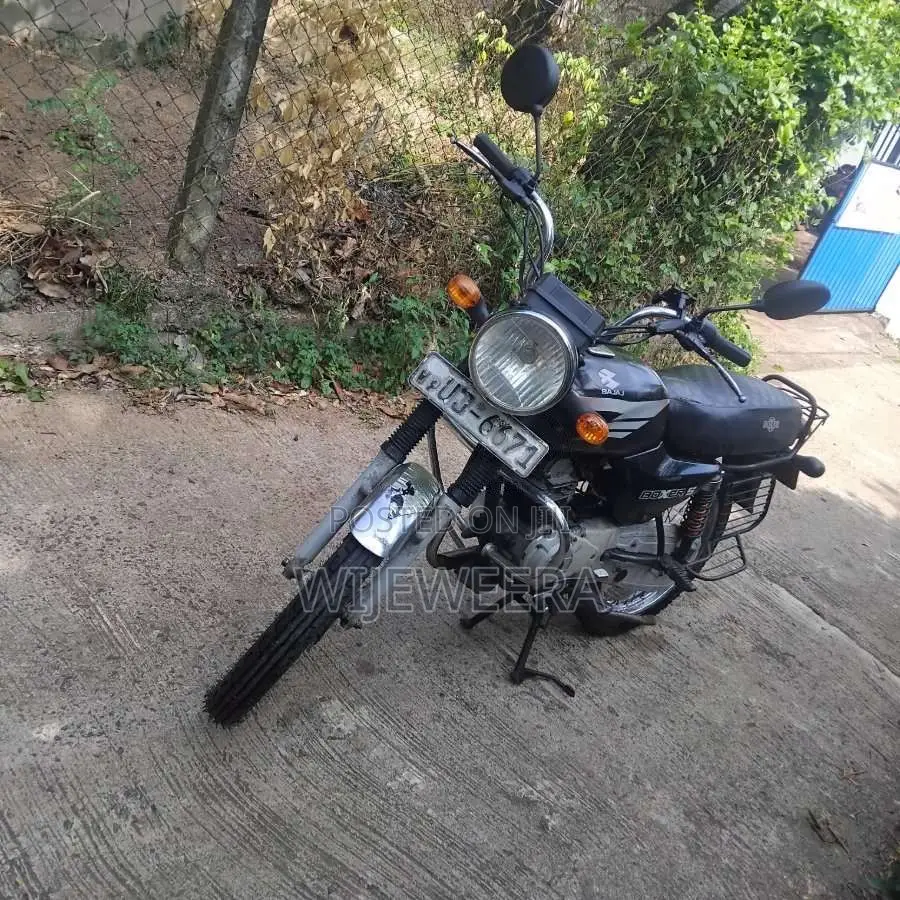 Bajaj Boxer 2001 Motorbike (Used)