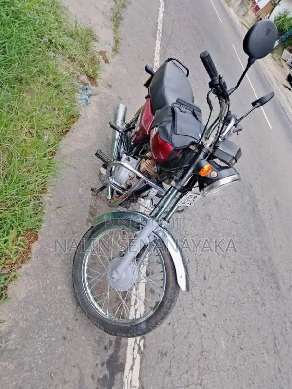 Bajaj Boxer 2008 Motorbike (Used)
