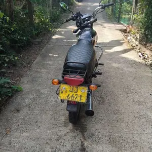 Bajaj Boxer 2001 Motorbike (Used)