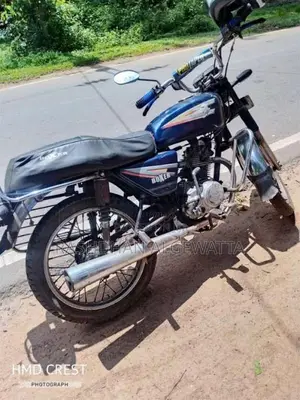 Bajaj Boxer 2002 Motorbike (Used)