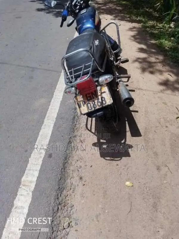 Bajaj Boxer 2002 Motorbike (Used)