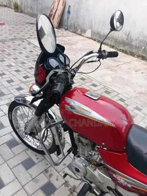 Bajaj Boxer 2000 Motorbike (Used)