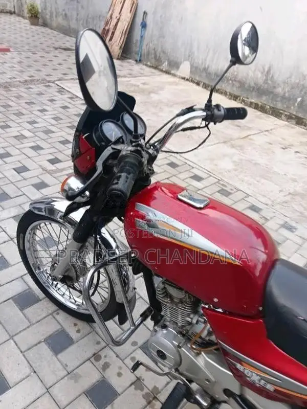 Bajaj Boxer 2000 Motorbike (Used)