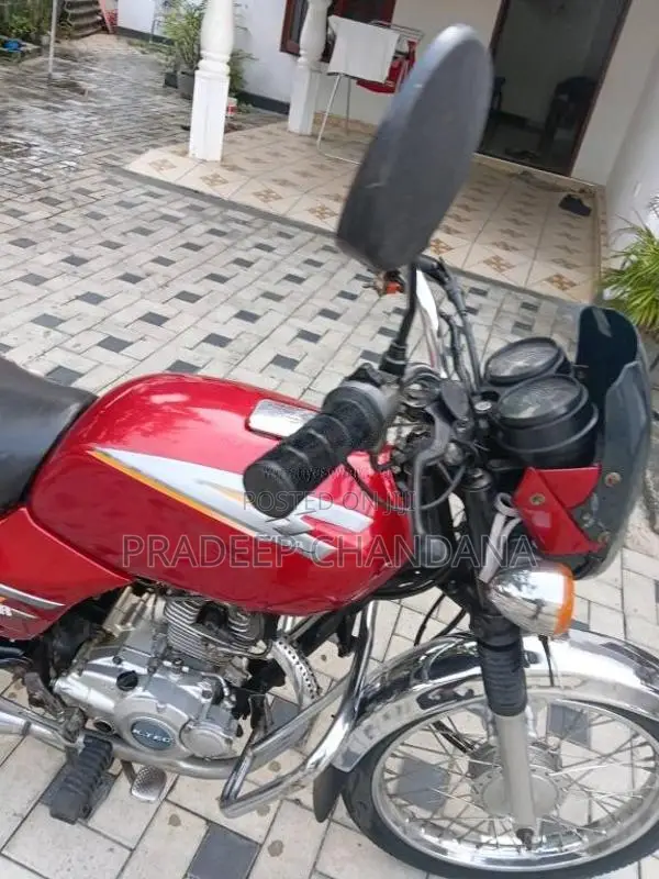 Bajaj Boxer 2000 Motorbike (Used)