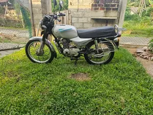Bajaj Boxer 2004 Motorbike (Used)