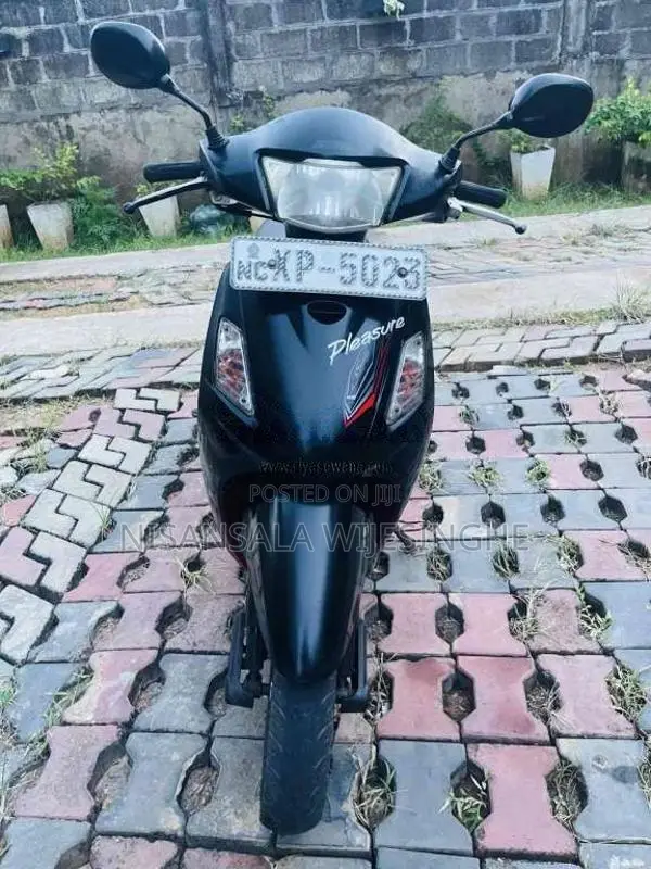 Hero Pleasure 2012 Motorbike (Used)