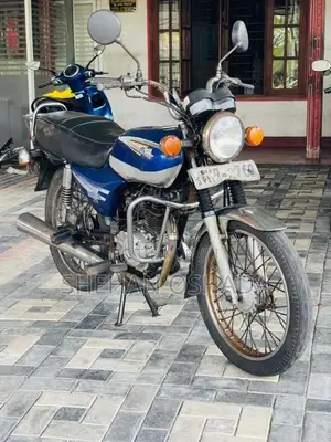Bajaj Boxer 2004 Motorbike (Used)