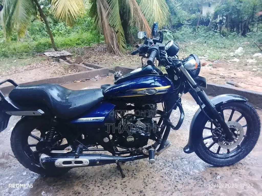 Bajaj Avenger 2016 Motorbike (Used)
