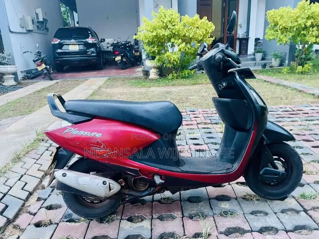 Hero Pleasure 2012 Motorbike (Used)