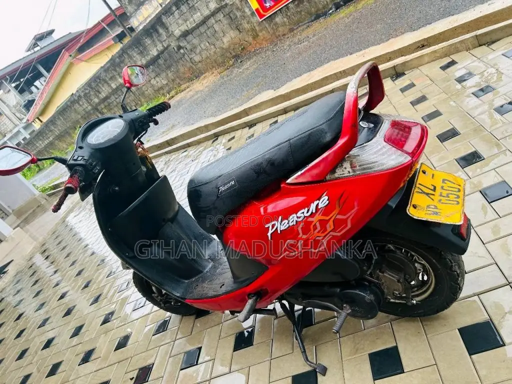 Hero Pleasure 2012 Motorbike (Used)