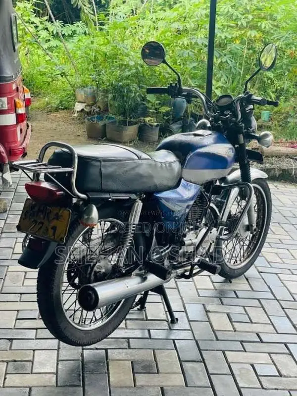Bajaj Boxer 2004 Motorbike (Used)