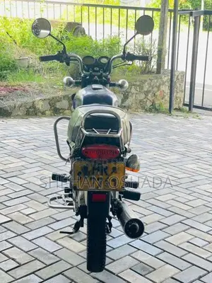 Bajaj Boxer 2004 Motorbike (Used)
