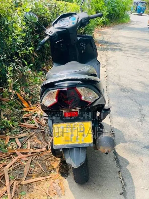 Honda DIO 2017 Motorbike (Used)