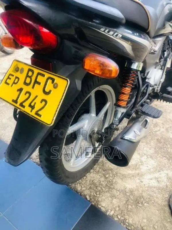 Bajaj Platina Es 2017 Motorbike (Used)