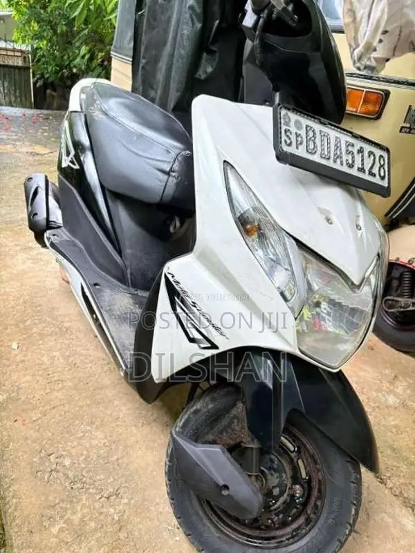 Honda Dio 2015 Motorbike (Used)