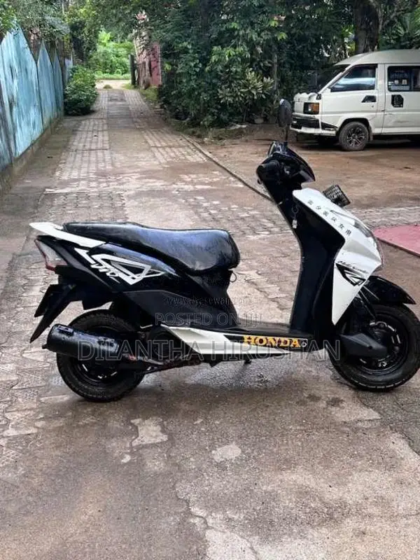 Honda Dio 2015 Motorbike (Used)