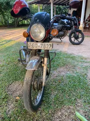 Bajaj Boxer 2002 Motorbike (Used)