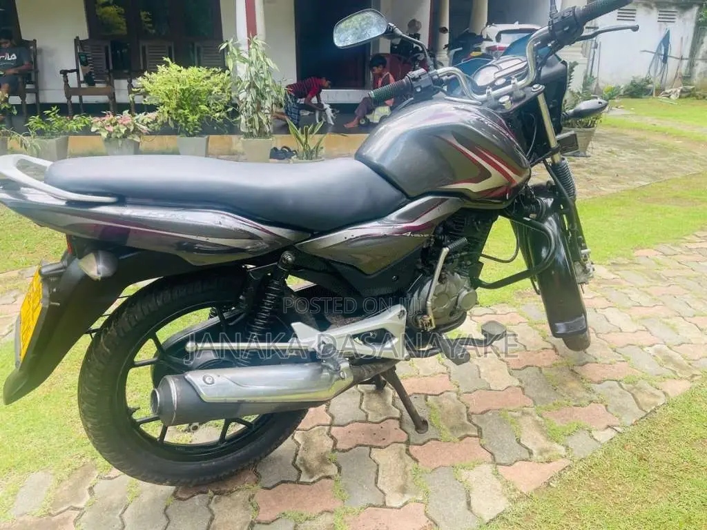 Bajaj DISCOVER 125 2015 Motorbike (Used)