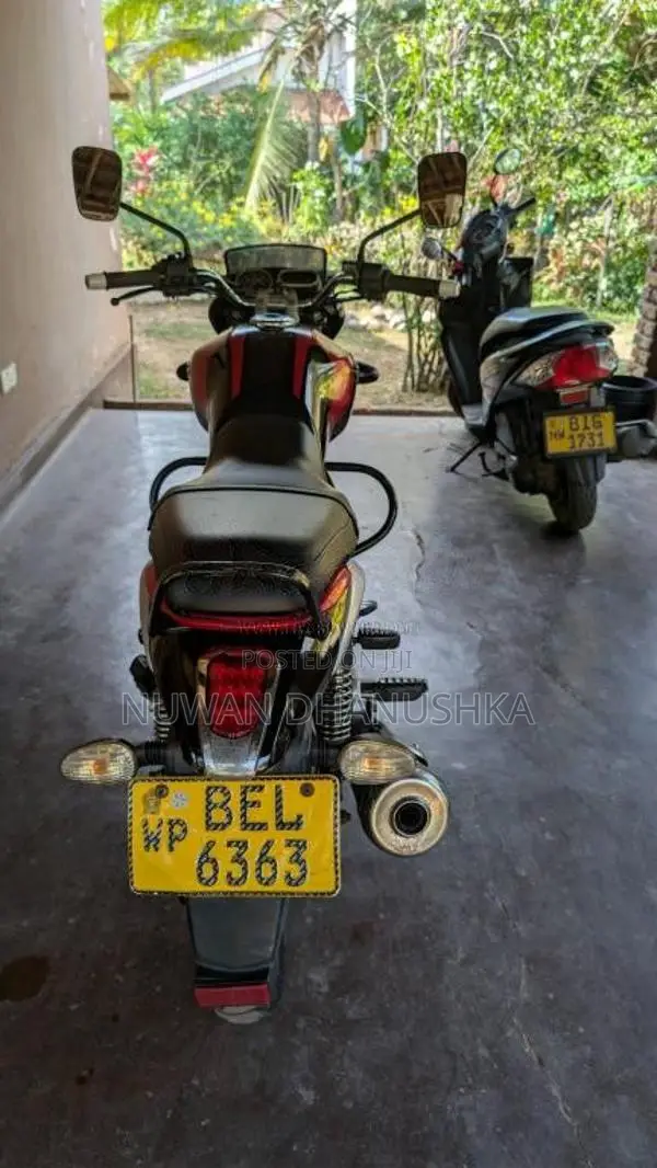 Bajaj V15 2016 Motorbike (Used)