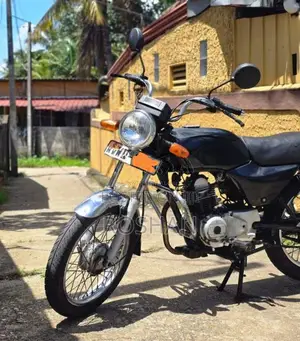 Bajaj Boxer 2010 Motorbike (Used)