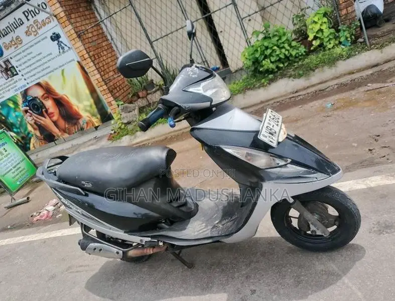 TVS Scooty Streak 2011 Motorbike (Used)