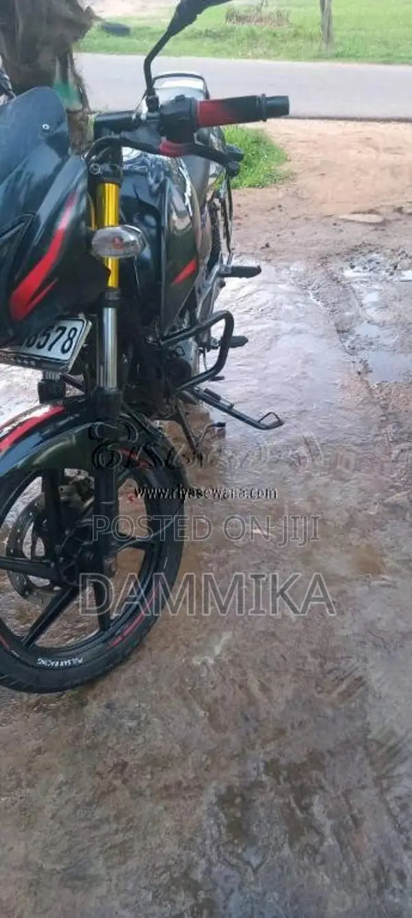 Bajaj Pulsar 180 2017 Motorbike (Used)