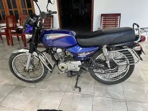 Bajaj Boxer 2005 Motorbike (Used)