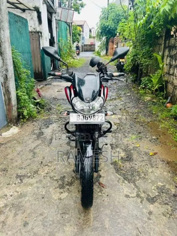 Bajaj Discover 2024 Motorbike (Used)