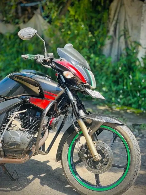 Hero Hunk 2015 Motorbike (Used)