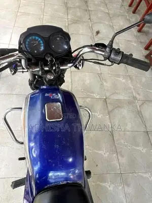 Bajaj Boxer 2005 Motorbike (Used)