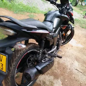Hero Hunk 2016 Motorbike (Used)