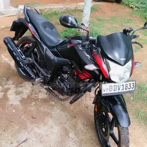 Hero Hunk 2016 Motorbike (Used)