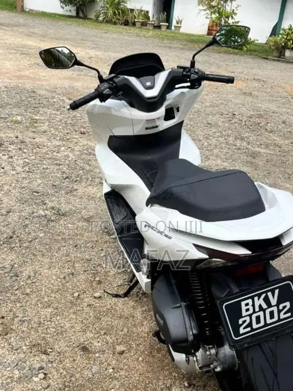 Honda Pcx 2025 Motorbike (Used)