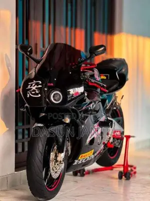Honda CBR 250rr 2000 Motorbike (Used)
