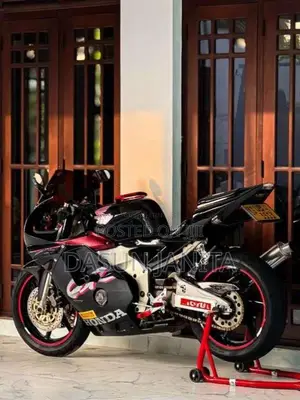 Honda CBR 250rr 2000 Motorbike (Used)